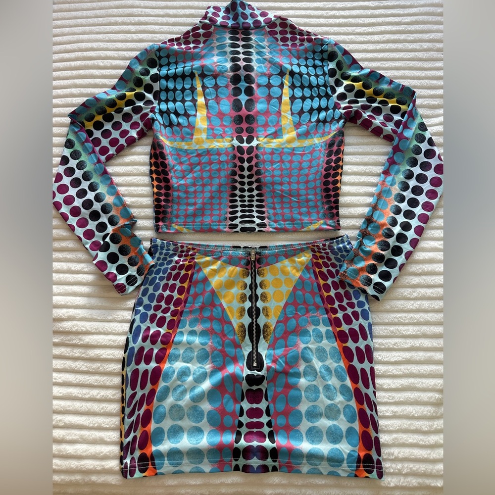 Stylish Women's Skirt Set with Geometric Design - Picture 7 of 7